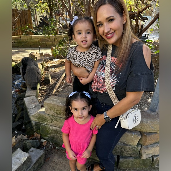 Live Show Flyer ✨🩷Little bits of everything! ❤️🌸❤️🌸❤️🌸❤️🌸 Come Shop With Me! 🥰🌸 - Picture 2 of 16